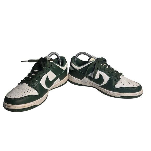 Nike Dunks Low Women’s 7 White/Green Classic Preppy Sneaker StreetWear Shoes - Picture 1 of 10